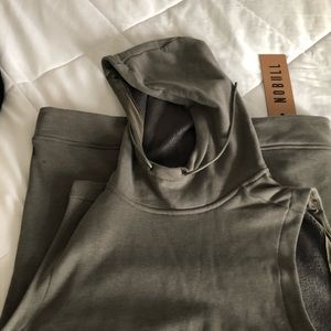 NOBULL men’s micro plush sleeveless hoodie